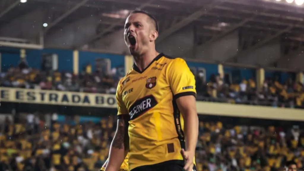 Barcelona le pone precio a Octavio Rivero.