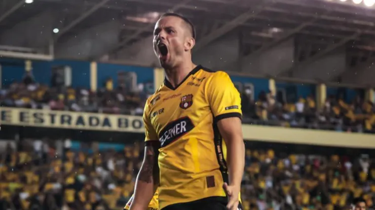 Barcelona le pone precio a Octavio Rivero de 2 millones de dólares.