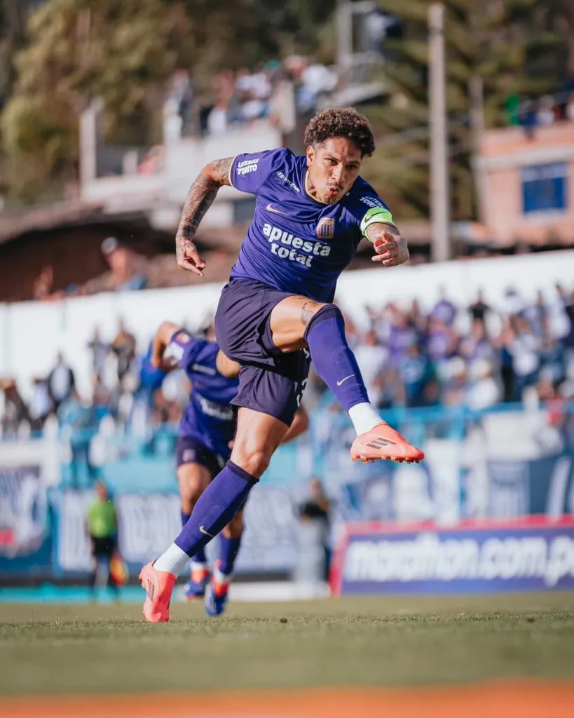 Paolo Guerrero anotando en la Liga 1. (Foto: Alianza Lima).