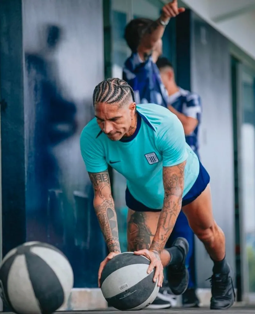 Paolo Guerrero en un día de entrenamientos. (Foto: Alianza Lima).