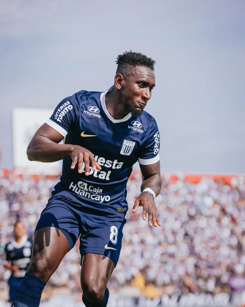 Eryc Castillo celebrando en Trujillo. (Foto: Alianza Lima).