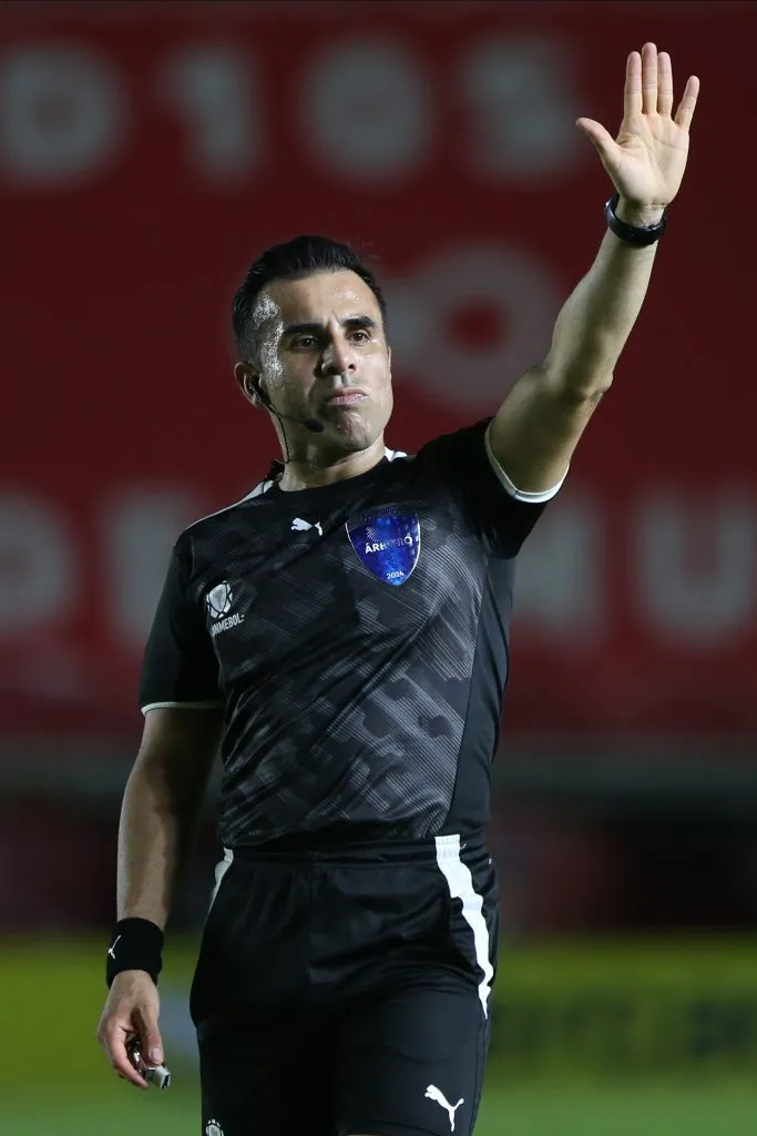 Piero Maza en el partido entre Argentinos Juniors y Corinthians. (Photo by Daniel Jayo/Getty Images)
