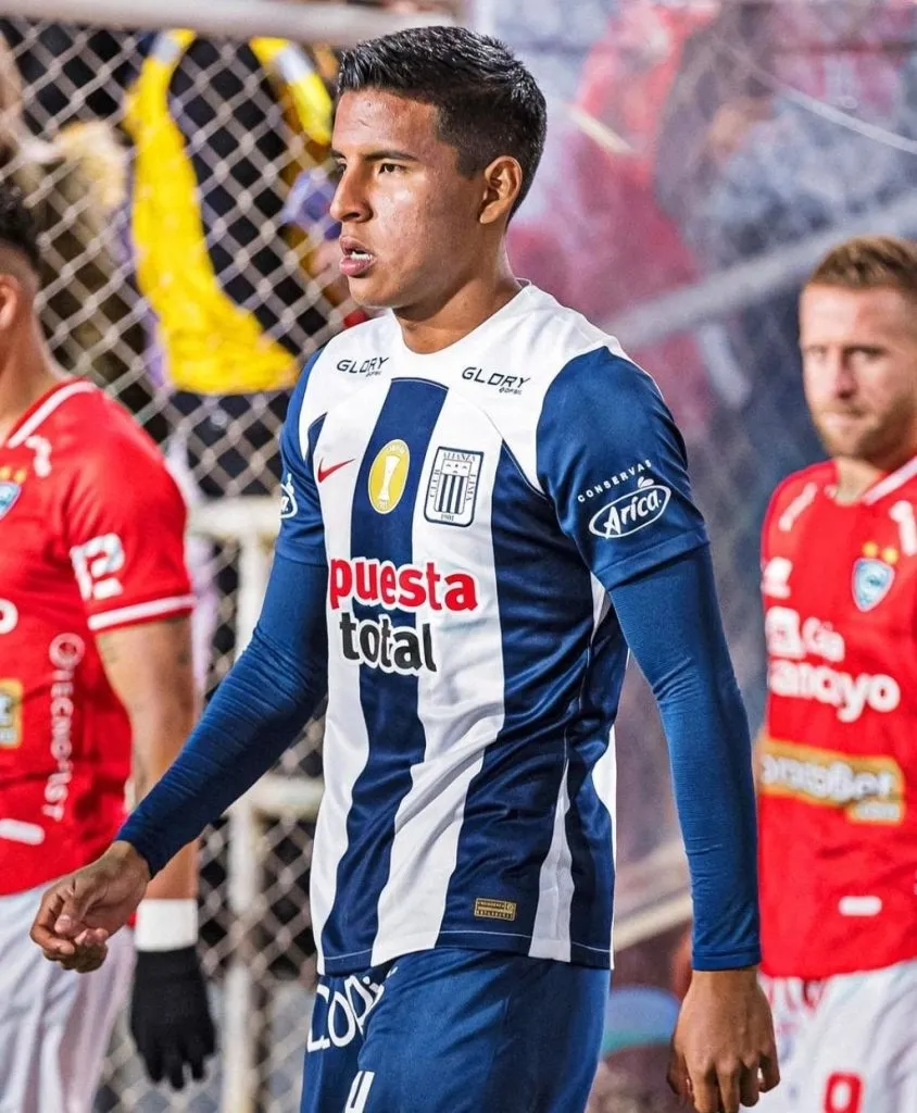 Nicolás Amasifuén en partido contra Cienciano. (Foto: Twitter).