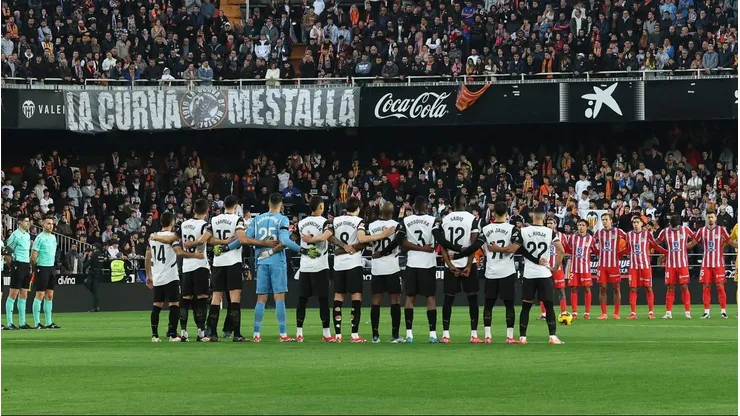 Valencia quedó comprometido con el descenso al caer con el Atlético de Madrid 3 a 0 en Mestalla.