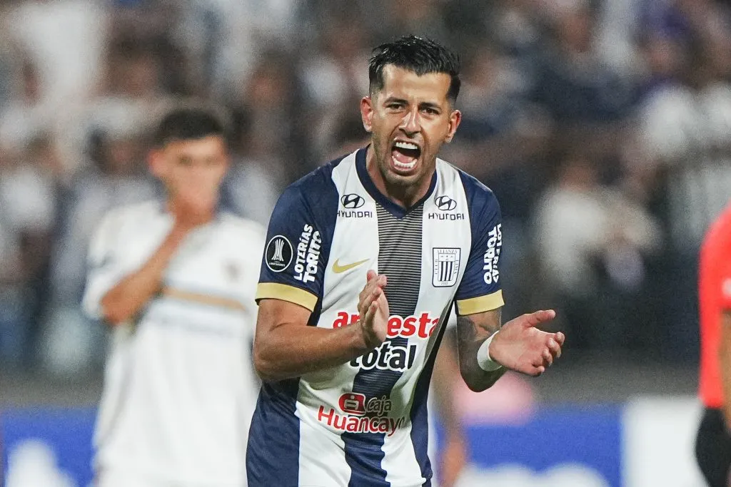 Pablo Ceppelini alentando a Alianza Lima. (Foto: CONMEBOL Libertadores).