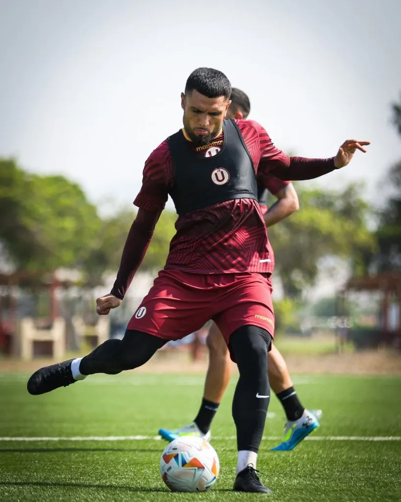 Rodrigo Ureña en los entrenamientos. (Foto: Universitario de Deportes).