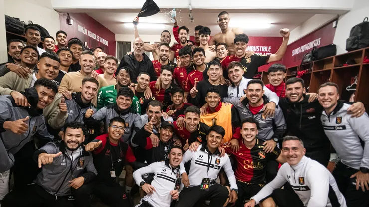 Jugadores de Melgar celebrando.