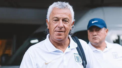 Néstor Gorosito con uniforme de Alianza Lima.