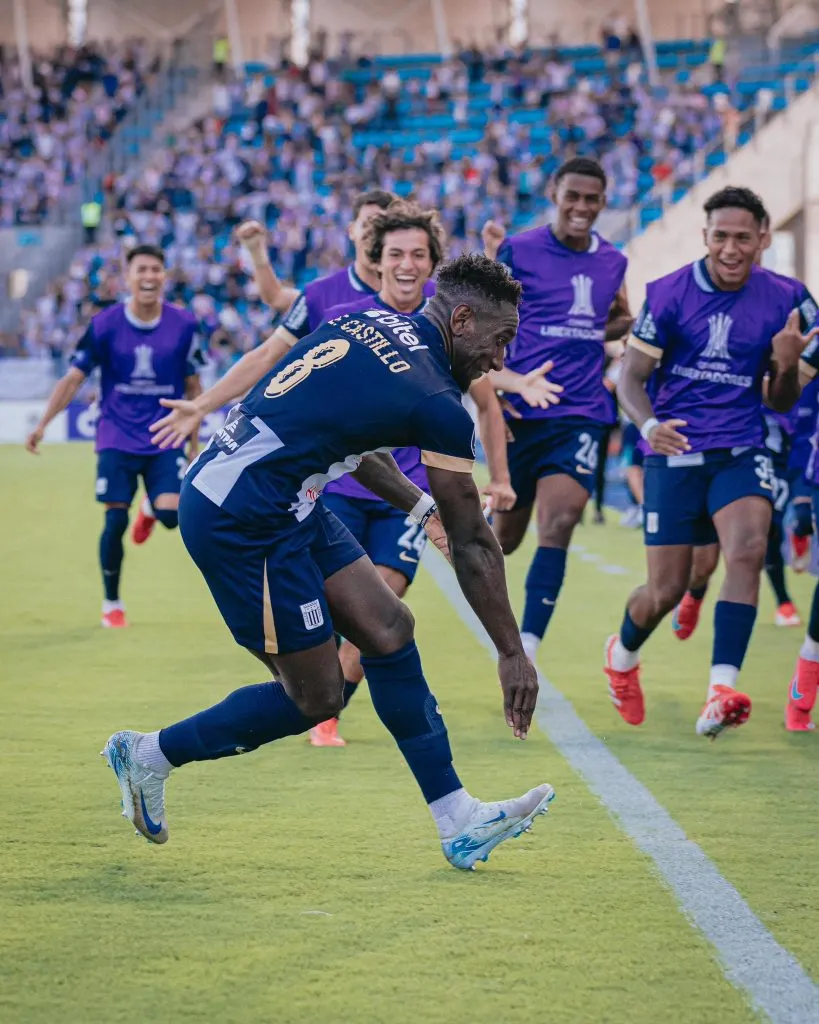 Eryc Castillo celebrando su gol en Chile. (Foto: Alianza Lima).