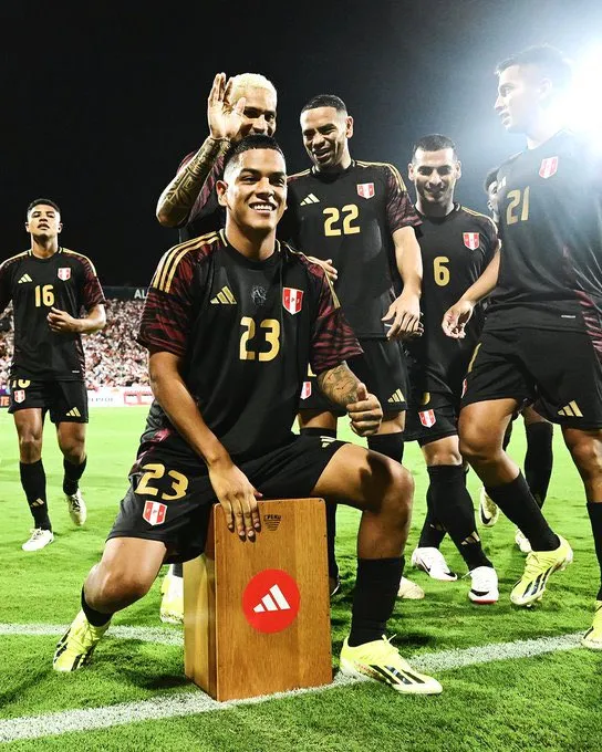 Selección Peruana elebrando un gol. (Foto: FPF).
