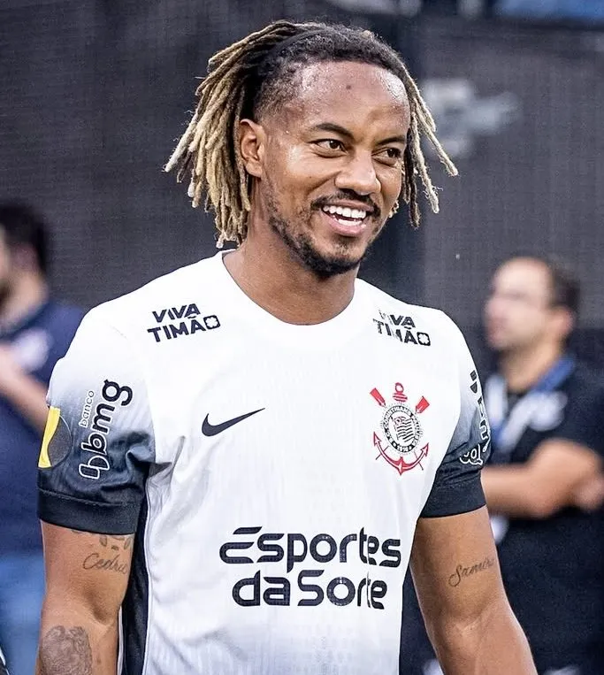 André Carrillo posando en Brasil. (Foto: Corinthians),