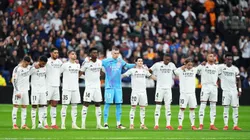 Respetuoso minuto de silencio en el Bernabéu.