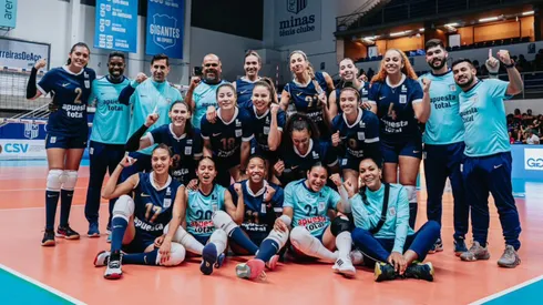 Las jugadoras de Alianza Lima, tras su triunfo ante Atlético Barbato.