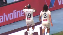 Edison Flores pone el 2-0 en el estadio Nacional.