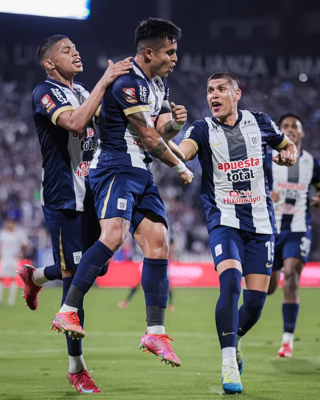 Ricardo Lagos celebrando. (Foto: Alianza Lima).