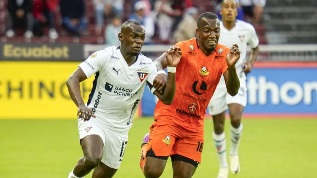 Freddy Mina podría dejar Liga de Quito.