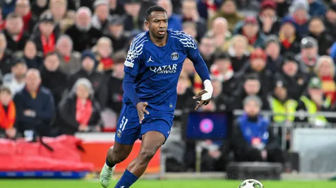 William Pacho fue la figura del PSG contra el Liverpool y se conoce la fortuna que le pagan.