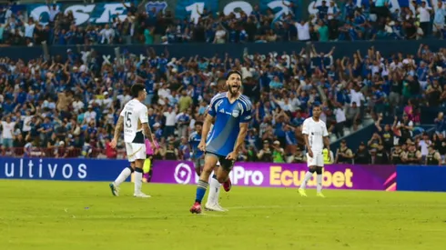 Emelec vence a Liga de Quito con golazo de Facundo Castelli.