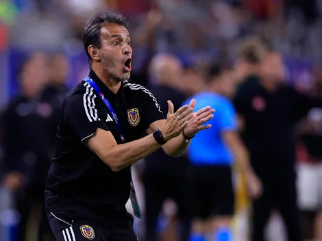 El insólito momento que vivió el 'Bocha' Batista en su rueda de prensa en Ecuador