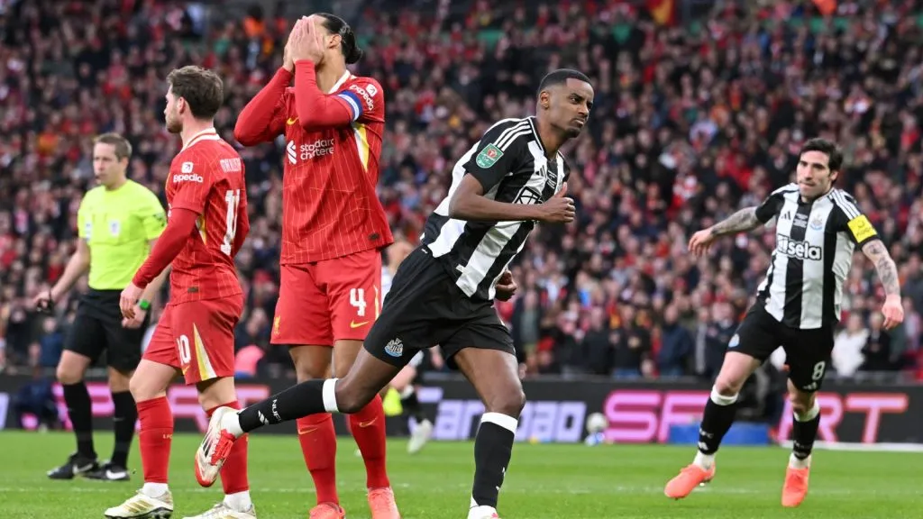 Isak gana terreno en un Liverpool donde Julián Álvarez es cada vez más difícil de traer: GETTY