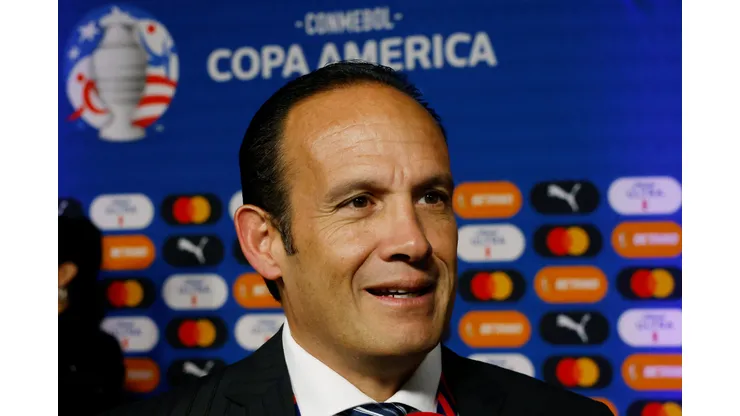 Francisco Egas responde sobre directivos que piden convocatorias de jugadores.