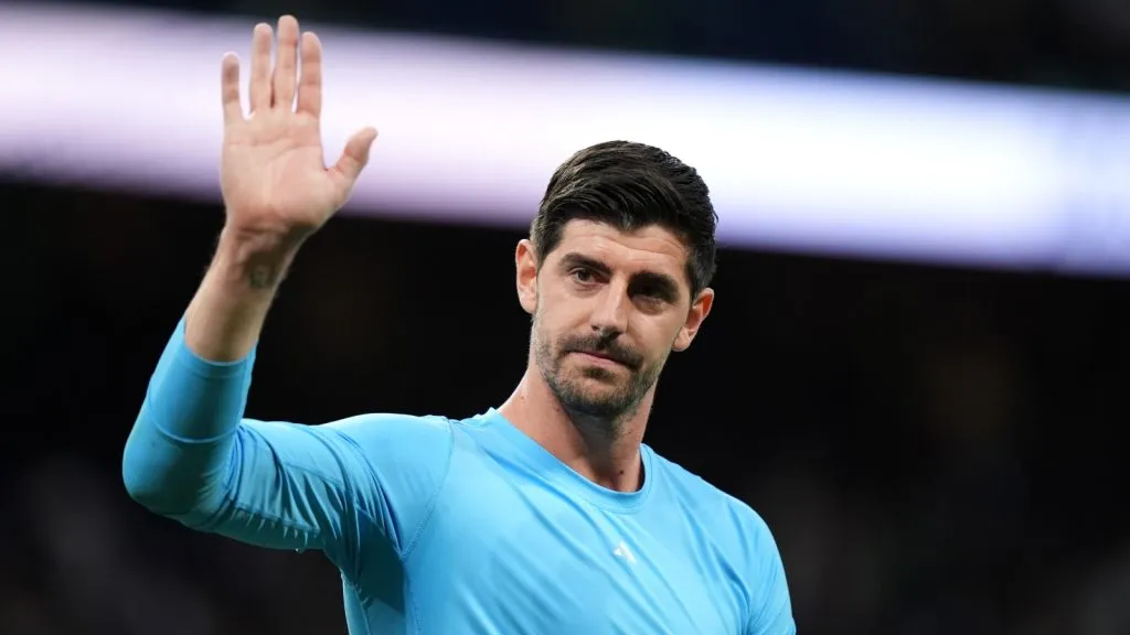 Courtois y un quiste en su rodilla preocupan en la portería de Real Madrid: GETTY