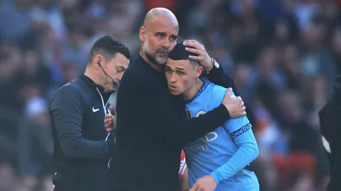 Pep Guardiola defendió a Phil Foden por los cantos de los hinchas del Manchester United contra su madre.