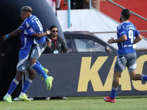 Emelec ganó con 9 jugadores a Deportivo Cuenca y sale del cuadrangular del descenso
