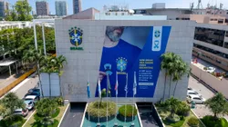 La Confederación Brasileña de Fútbol emitió un comunicado para descartar la camiseta roja.