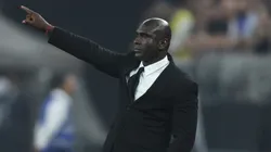 DT de renombre se ofrece a dirigir a Barcelona.