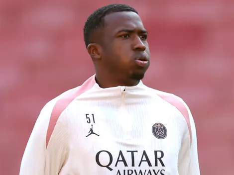 Mientras Moisés Caicedo gana 9 millones en Chelsea, este es el sueldo de William Pacho en PSG