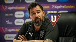 El DT de Liga de Quito se fue contra la hinchada