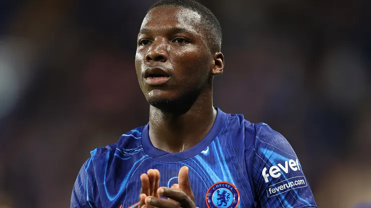 Chelsea le quiere ofrecer un nuevo contrato a Moisés Caicedo con una nueva cláusula de salida.