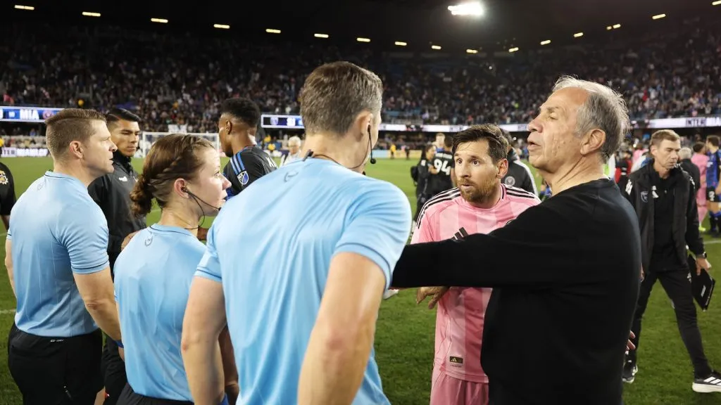 Messi, llenó de tensión con el árbitro tras empate de Inter Miami: GETTY