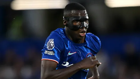 Moisés Caicedo salió a jugar con una máscara y desde Inglaterra explican el motivo