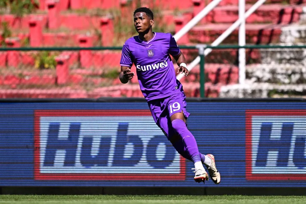 Nilson Angulo fue bloqueado por la Selección de Ecuador. (Foto: Imago)