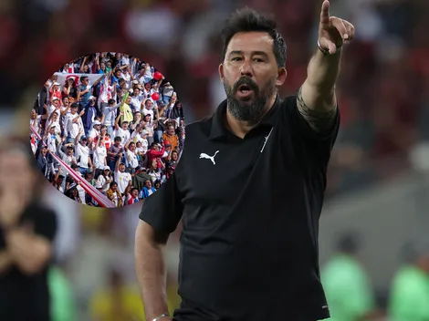 'Vitamina' pidió que no lo hicieran, pero la hinchada de Liga de Quito le cantó a sus jugadores