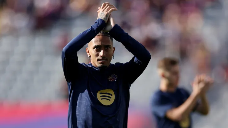 Raphinha ya tiene decidido firmar este jueves la renovación de su contrato con el Barcelona.