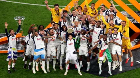 Tottenham sale del club de gigantes de Europa con muchos años sin títulos.