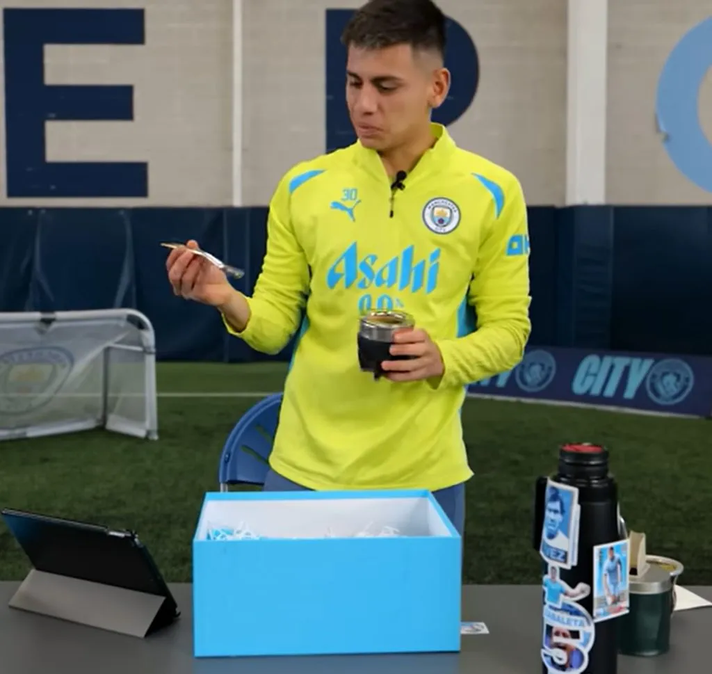 echeverri mate manchester city