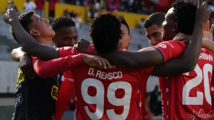 Emelec cae otra vez y vuelve a pelear el descenso en LigaPro