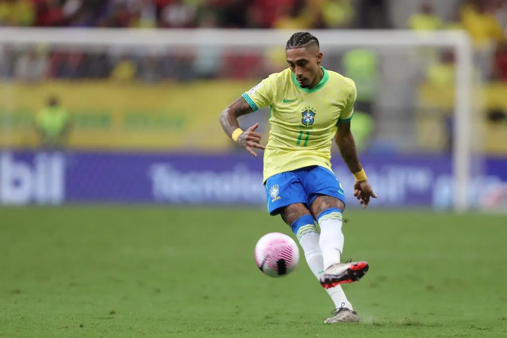 Raphinha no estará ante Ecuador. (Foto: GettyImages)