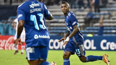 Emelec no ficharía a tres jugadores por temas disciplinarios.