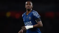 El motivo por el que William Pacho juega con un vendaje en su mano