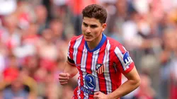Atlético de Madrid ya piensa en fichajes para Julián Alvarez desde Barcelona.