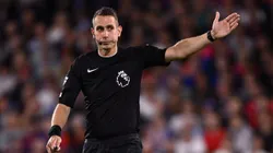 David Coote, quien fue sancionado por 16 meses por la UEFA, pasó de ser árbitro de la Premier League a repartidor.