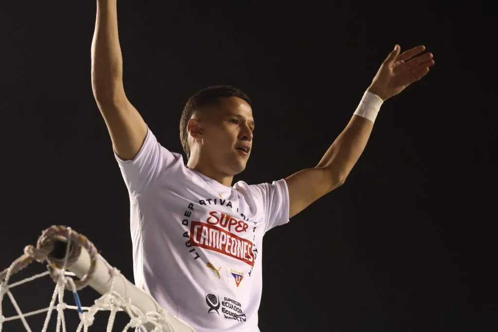 Álex Arce es la baja de Liga de Quito.