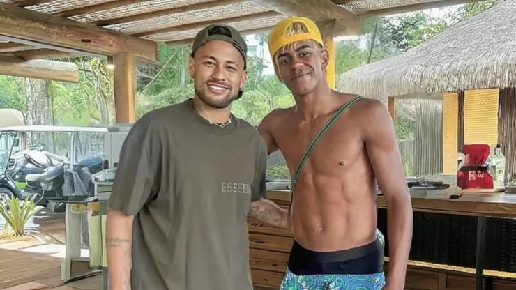 Lamine Yamal se junto con su ídolo Neymar en Brasil.