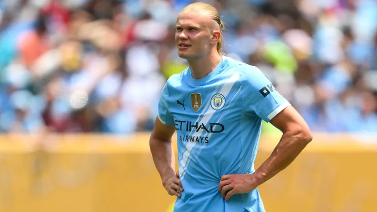 El padre de Erling Haaland dijo que su hijo se siente feliz en el Manchester City.