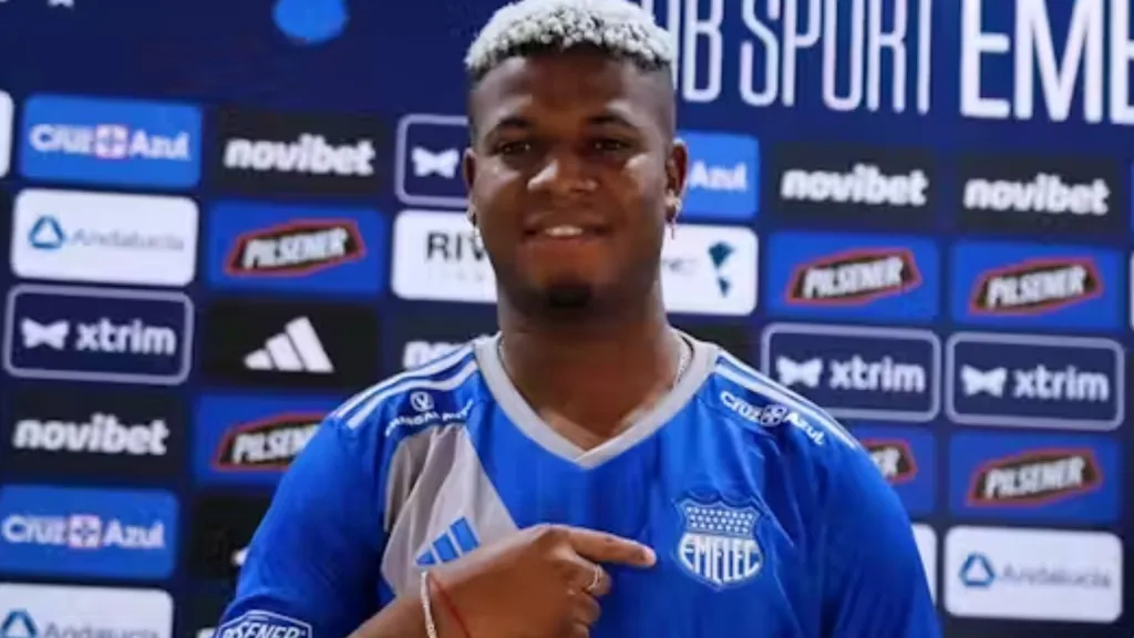 Washington Corozo fue presentado como nuevo fichaje de Emelec en 2024. (Foto: @CSEmelec)